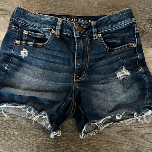 Super stretch womens shorts American eagle size 8 - Picture 1 of 4